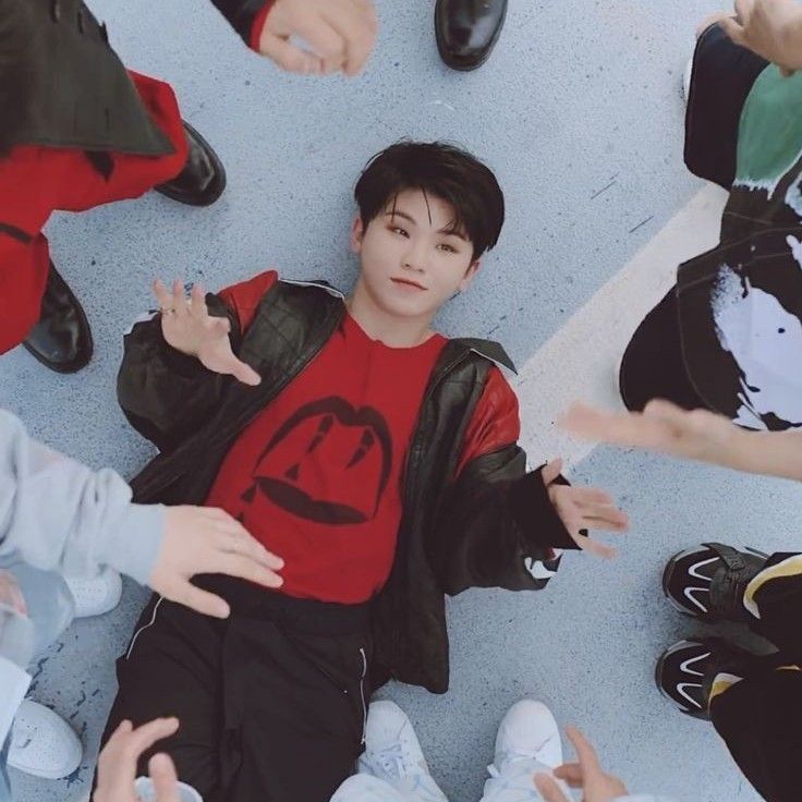 Latest photo of Woozi (SEVENTEEN)