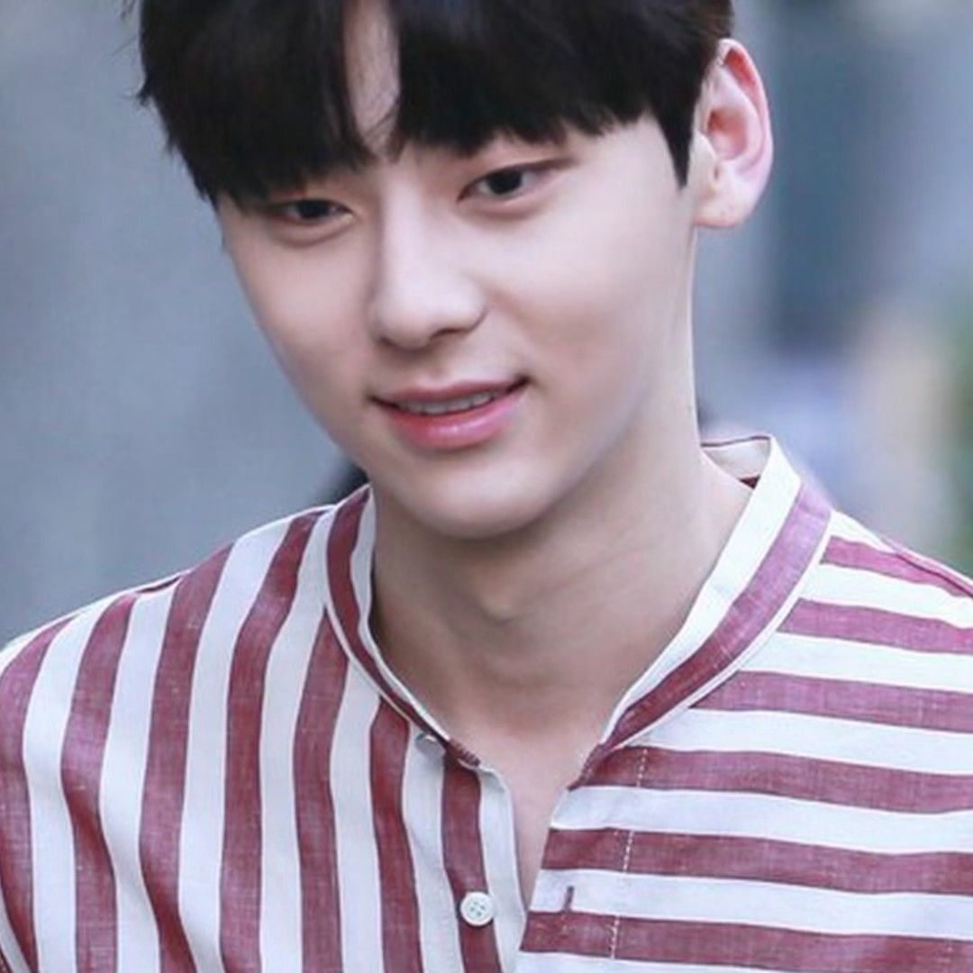 Recent activity shot of Hwang Minhyun