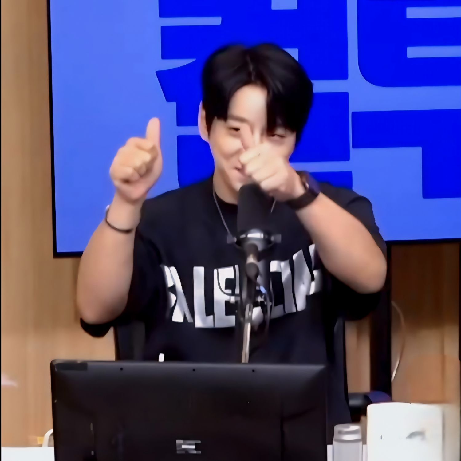 A moment captured by Hwang Chiyeol's fan