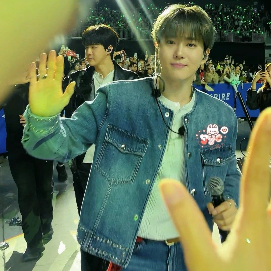 Suho (EXO)的最新活动照片