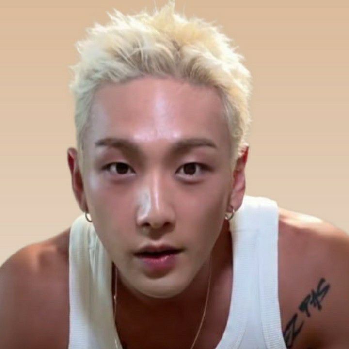 Behind-the-scenes cut of Baekho