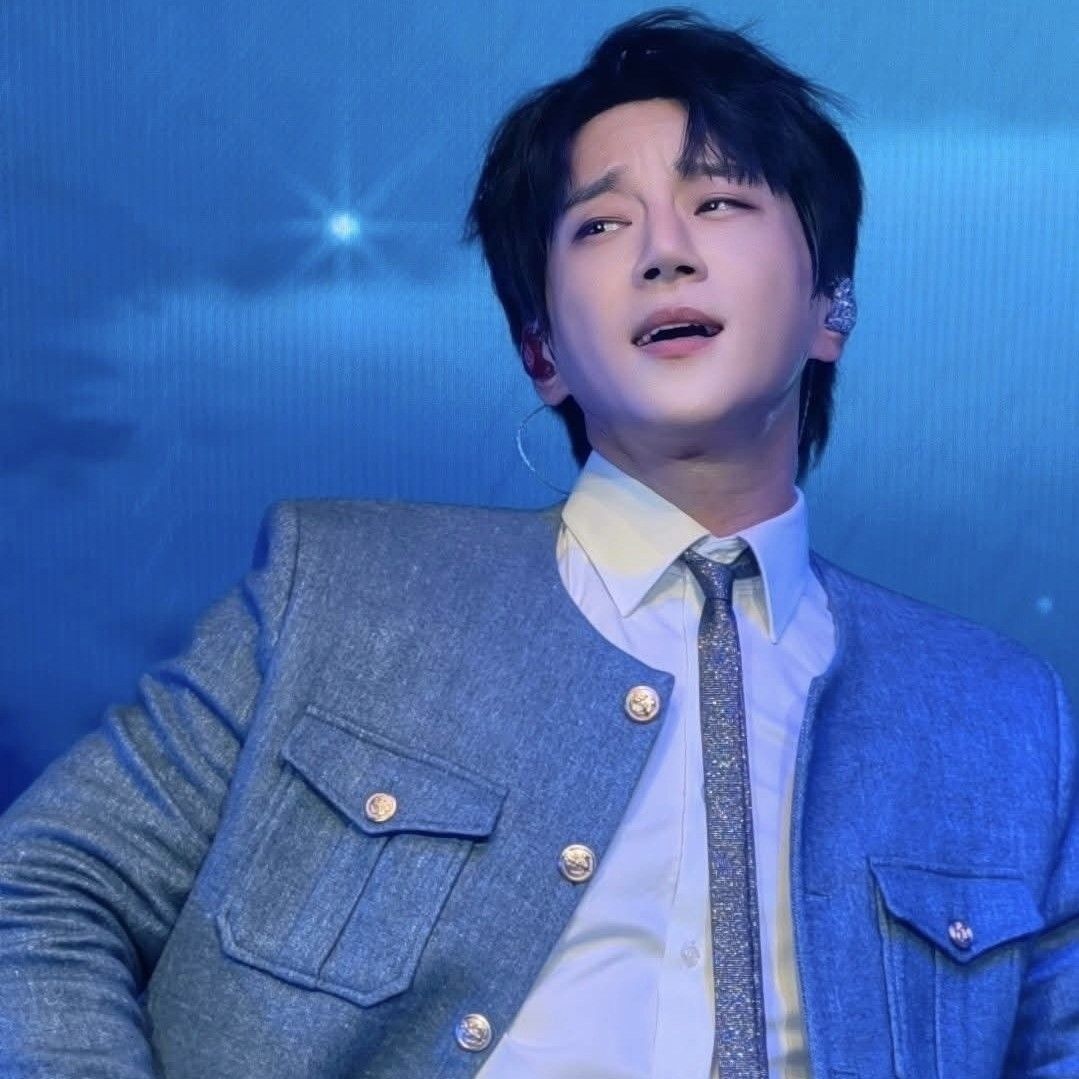 A moment captured by Hwang Chiyeol's fan