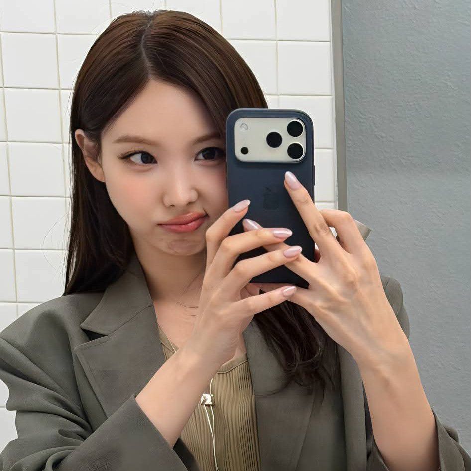 Recent activity shot of Nayeon (TWICE)