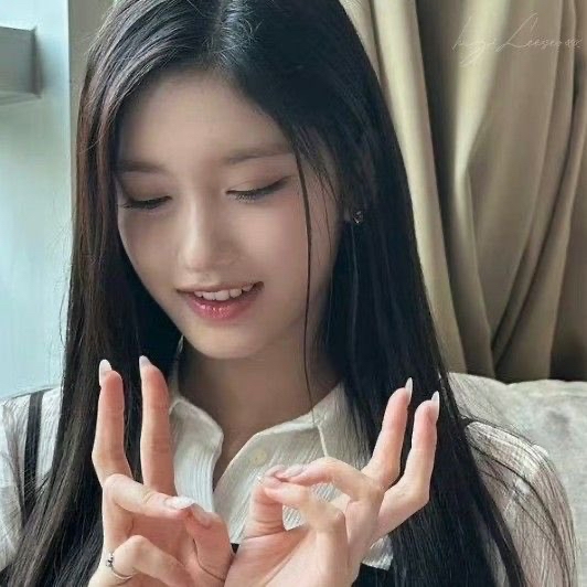 Recent activity shot of Leeseo (IVE)