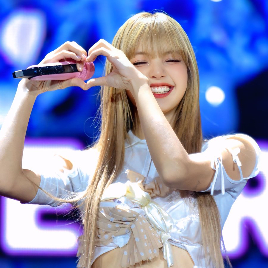 Lisa (BLACKPINK)的幕後花絮