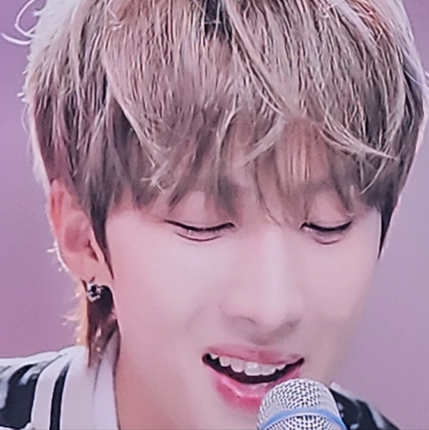 Behind-the-scenes cut of Hui (PENTAGON)