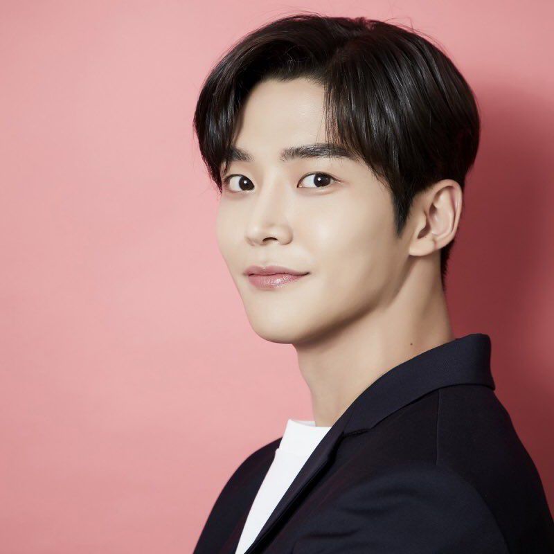 A moment captured by Rowoon's fan