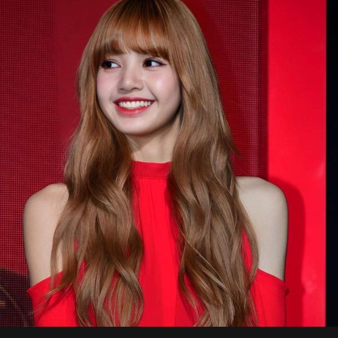 Momen yang diabadikan oleh penggemar Lisa (BLACKPINK)