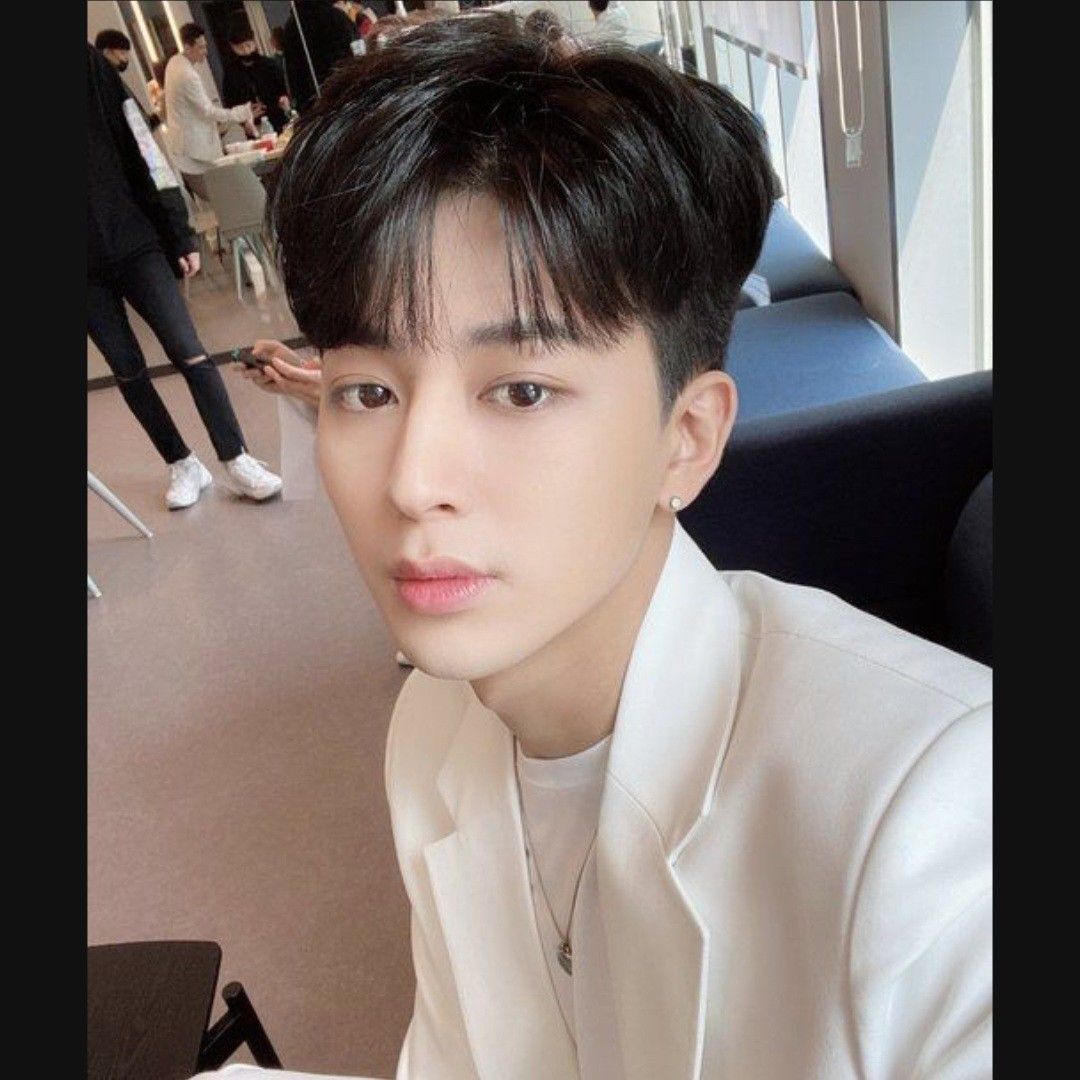 A moment captured by SONG (iKON)'s fan