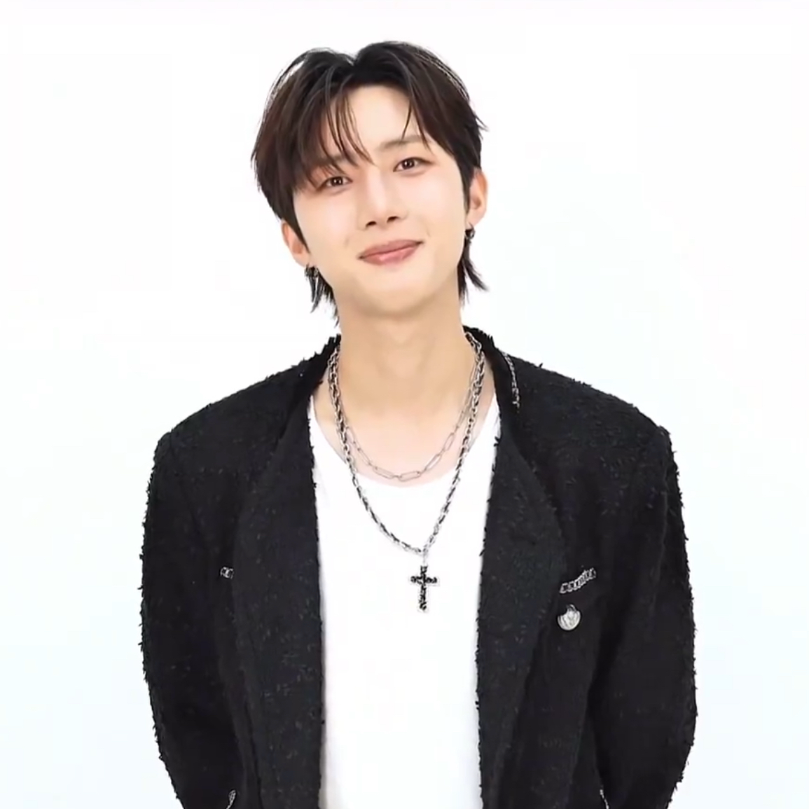 Behind-the-scenes cut of Hui (PENTAGON)