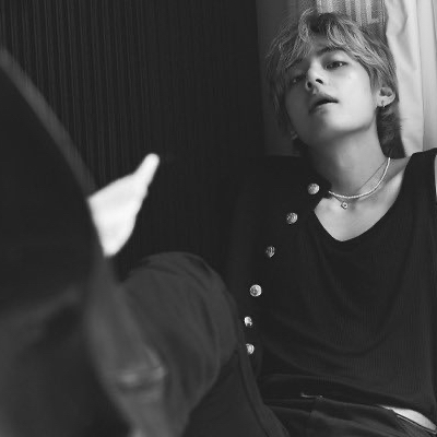 Latest photo of V (BTS)
