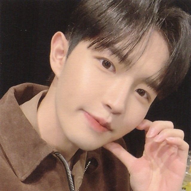 Foto aktivitas terbaru Kim Jaehwan