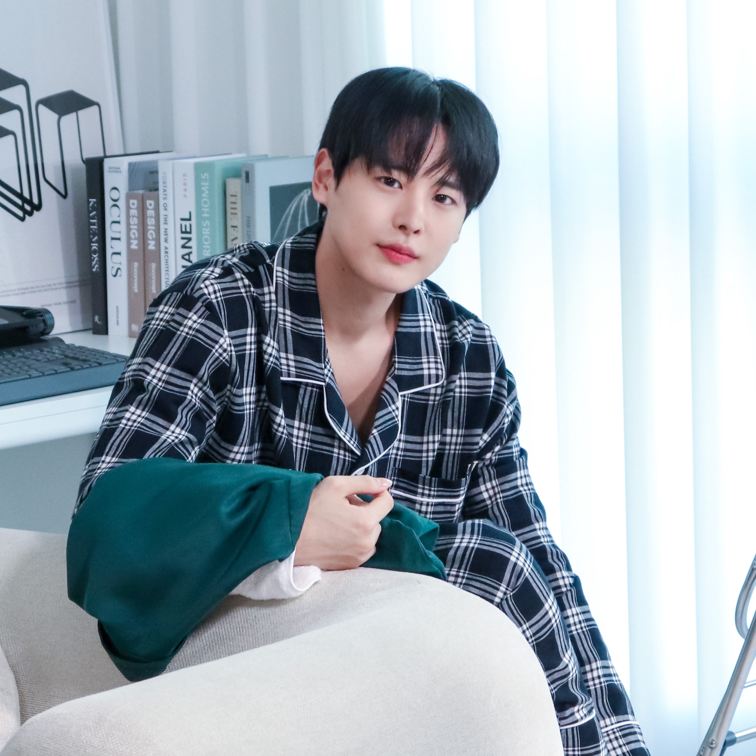 Behind-the-scenes cut of Choi Byungchan