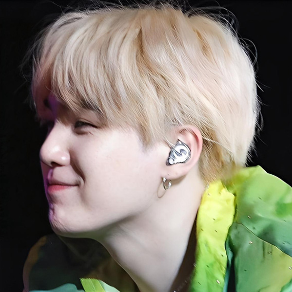 Behind-the-scenes cut of SUGA (BTS)