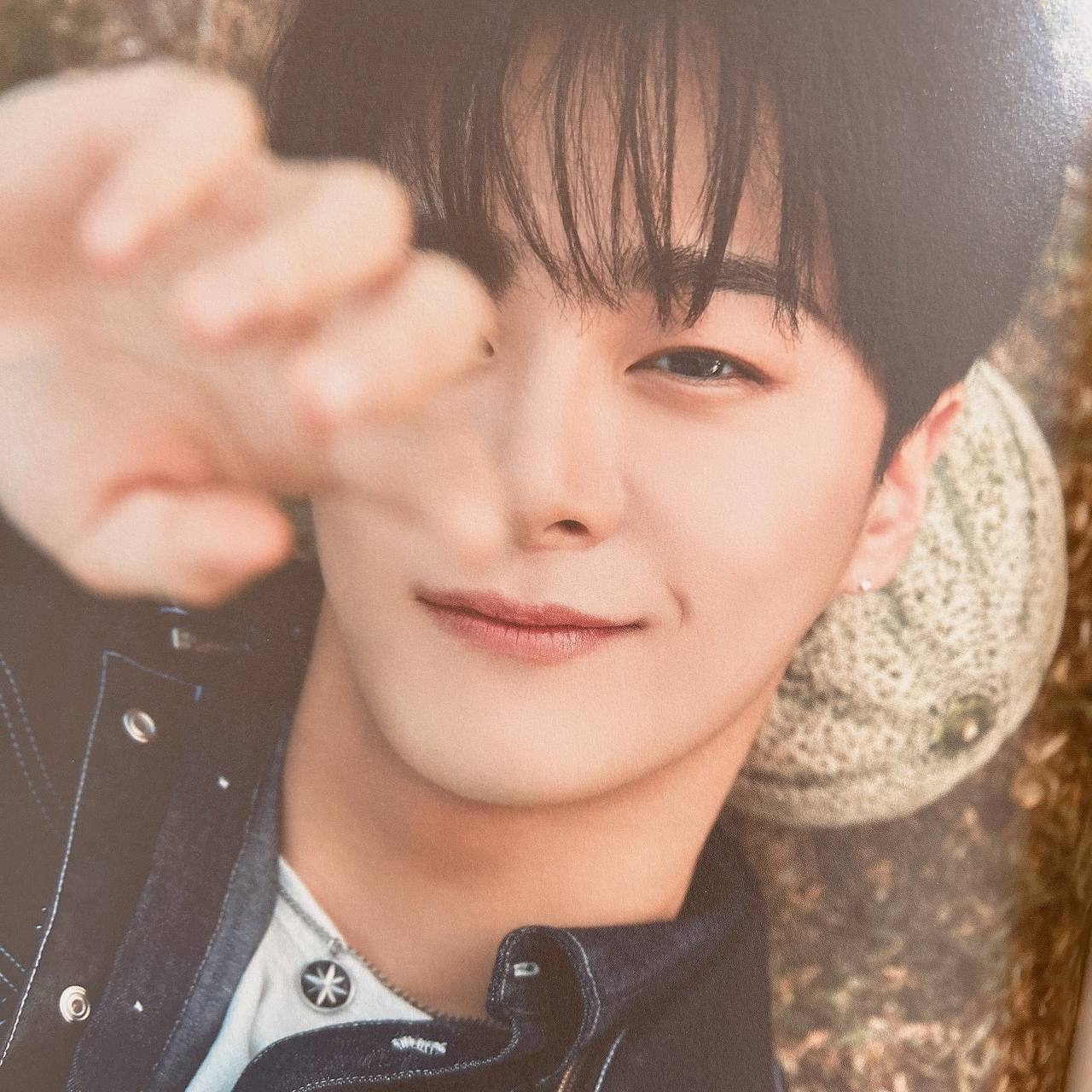 Latest photo of Moonbin (ASTRO)