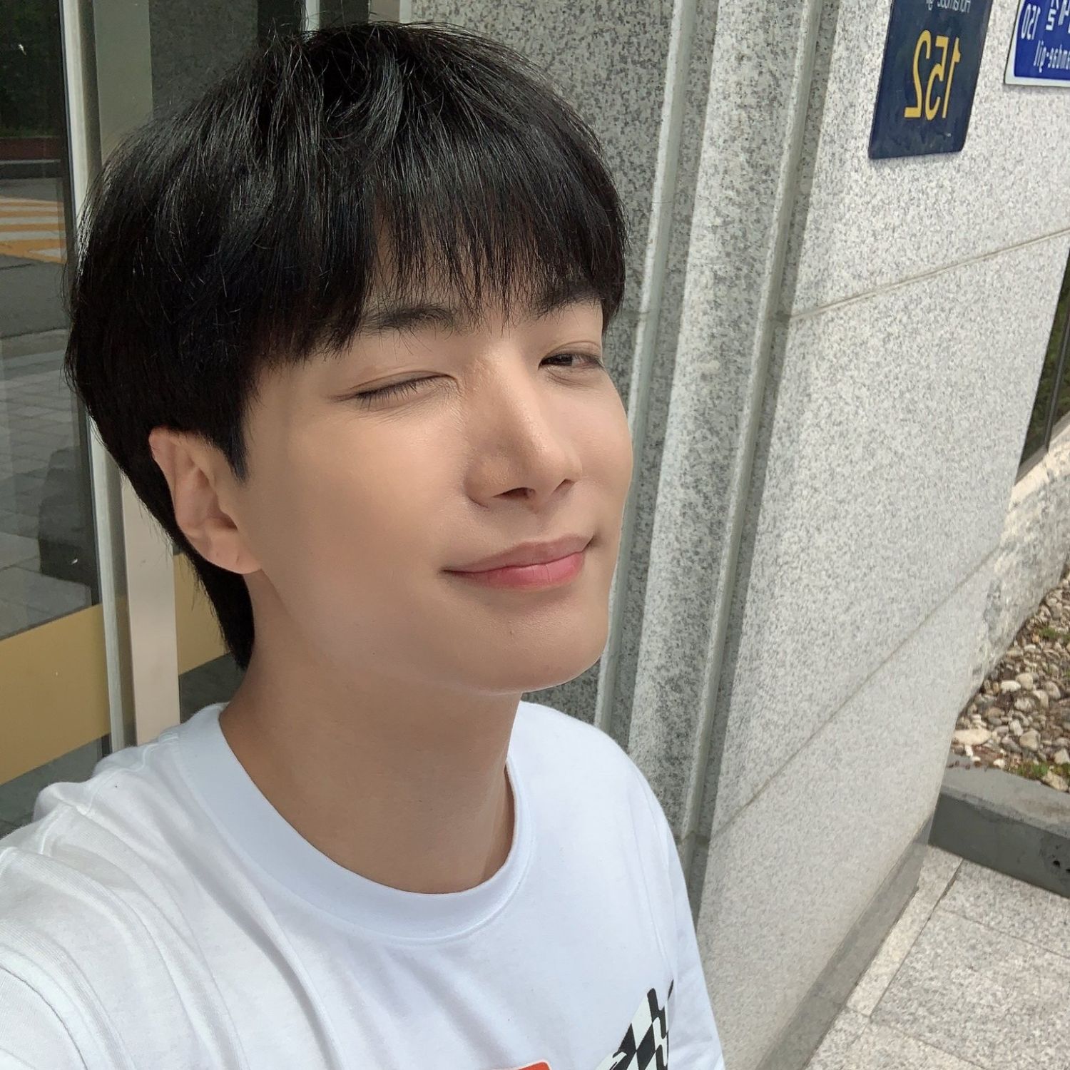 Recent activity shot of Kim Jonghyeon