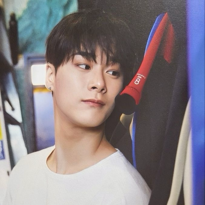 A moment captured by Moonbin (ASTRO)'s fan