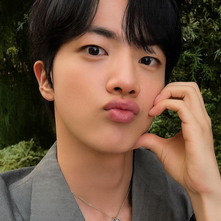 Behind-the-scenes cut of Jin (BTS)