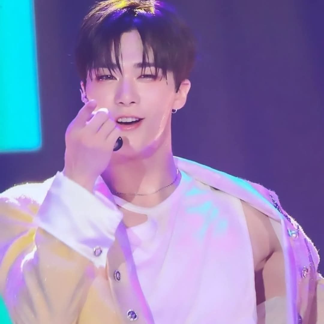 Latest photo of Moonbin (ASTRO)