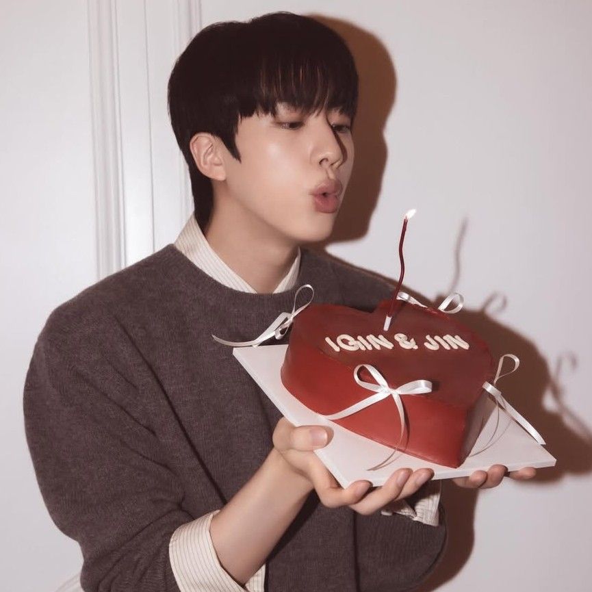 A moment captured by Jin (BTS)'s fan