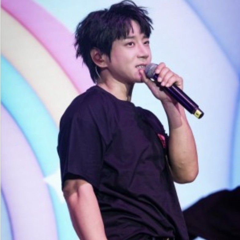 A moment captured by Hwang Chiyeol's fan