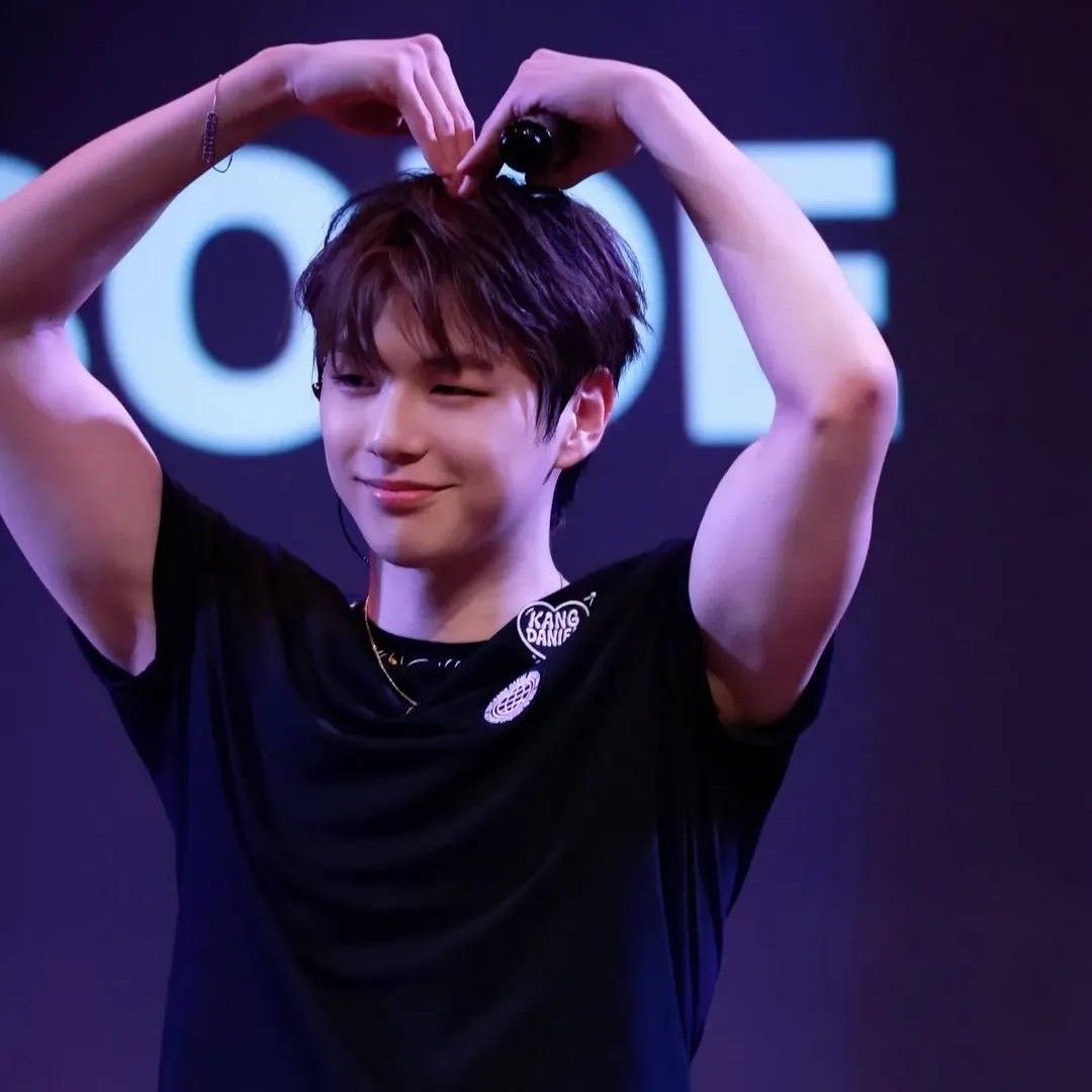 A moment captured by Kang Daniel's fan