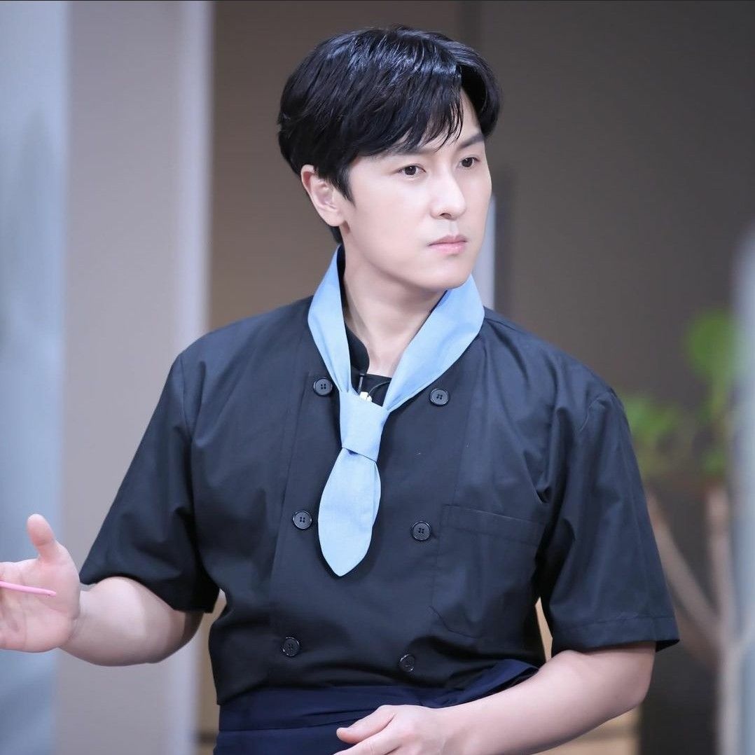 Latest photo of Kim Dongwan (SHINHWA)