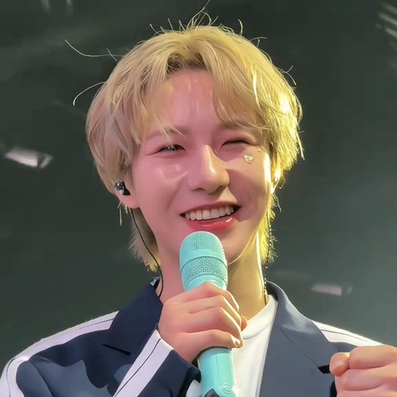 Postingan bintang K-pop yang paling disorot saat ini