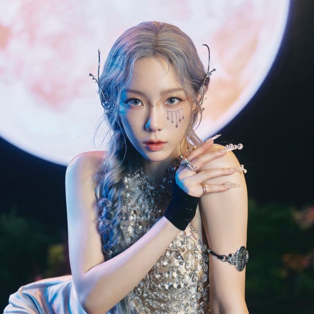 Latest photo of Taeyeon (Girls' Generation)