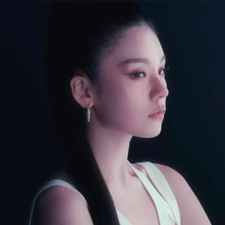 Recent activity shot of Yeji (ITZY)