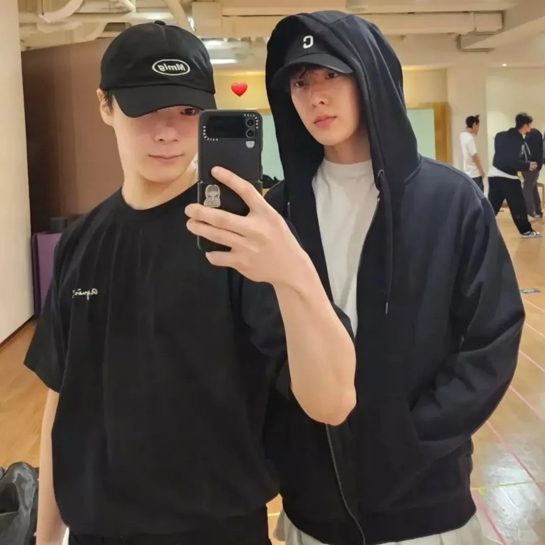 아스트로 최근 활동샷