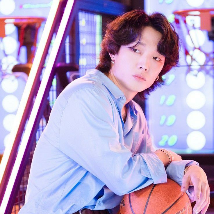 Recent activity shot of BOBBY (iKON)