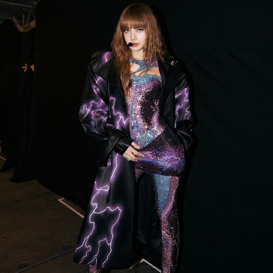 Momen yang diabadikan oleh penggemar Lisa (BLACKPINK)