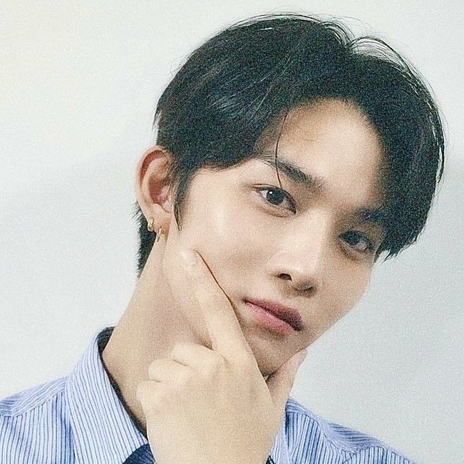 Recent activity shot of Bae Jinyoung