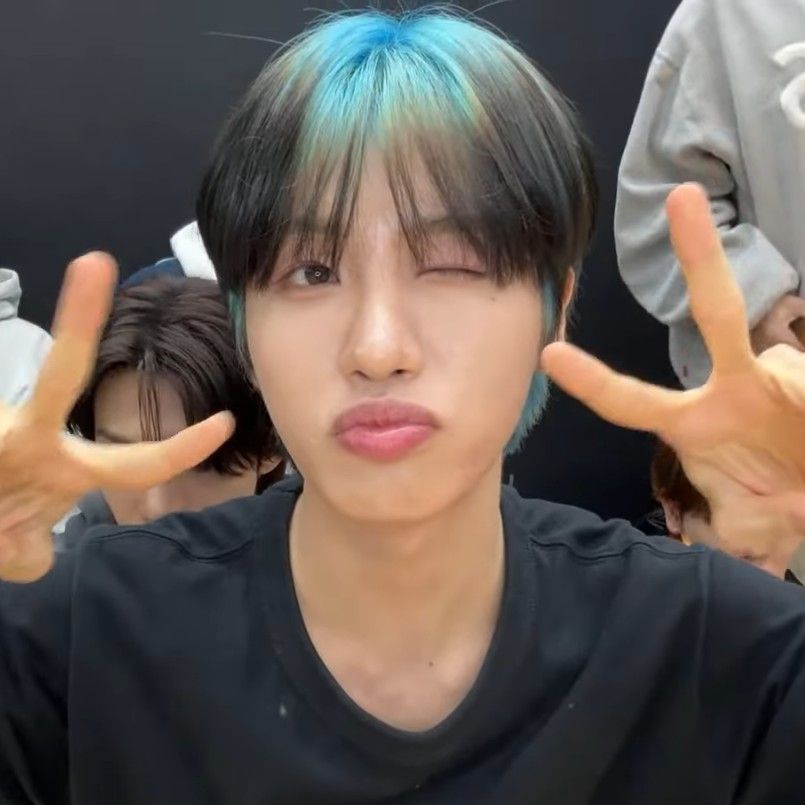 Foto aktivitas terbaru Huiwon (n.SSign)