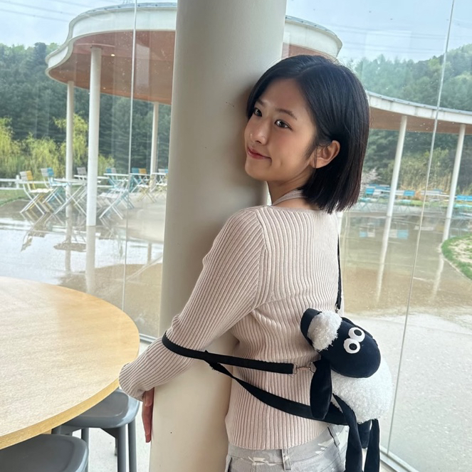 Latest photo of An Yujin (IVE)