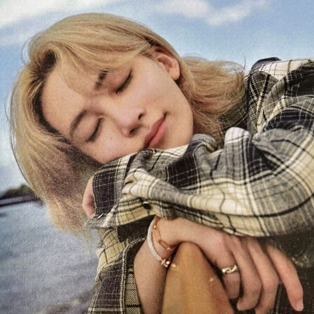 A moment captured by Jeonghan (SEVENTEEN)'s fan