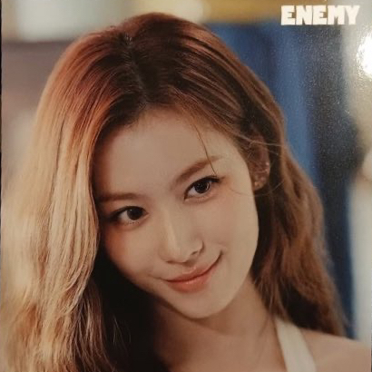 Latest photo of Sana (TWICE)