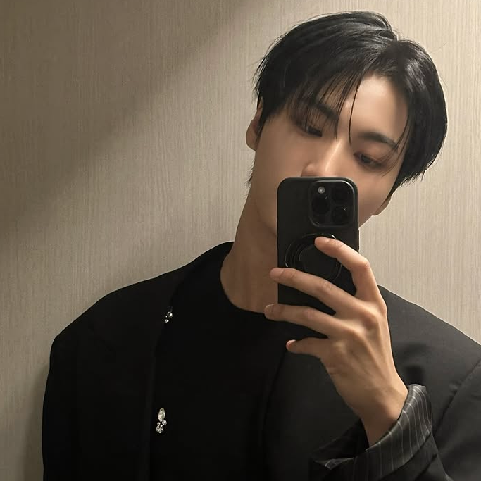 Recent activity shot of Seonghwa (ATEEZ)