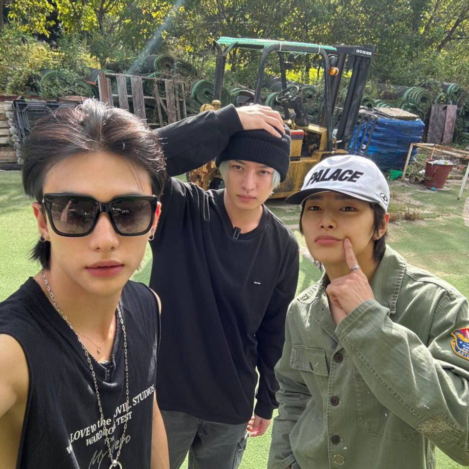 Behind-the-scenes cut of Stray Kids