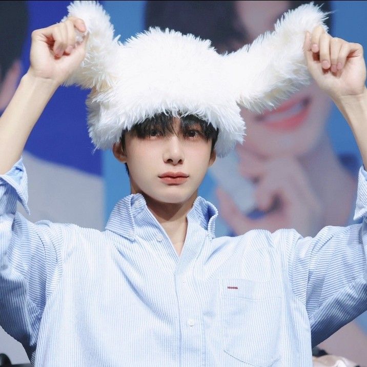 Recent activity shot of Hyungwon (MONSTA X)