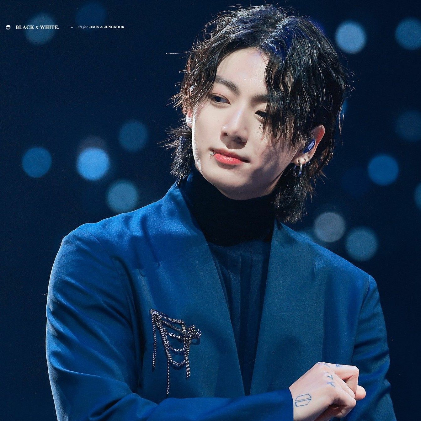 Foto aktivitas terbaru Jungkook (BTS)