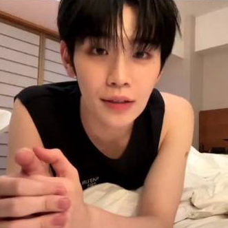 Recent activity shot of Kim Taerae (ZEROBASEONE)