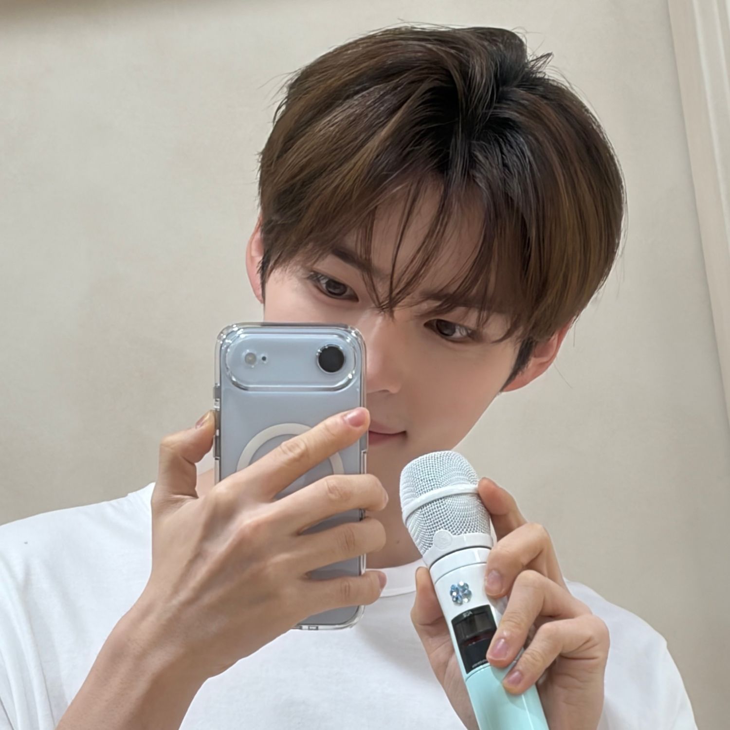 Latest photo of Sung Hanbin (ZEROBASEONE)