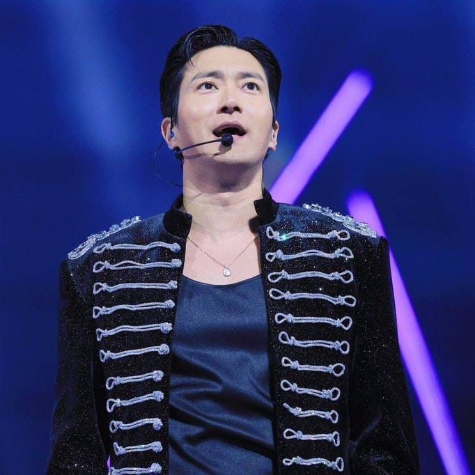 始源 (Super Junior)的最新照片