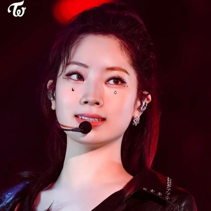 Foto aktivitas terbaru Dahyun (TWICE)