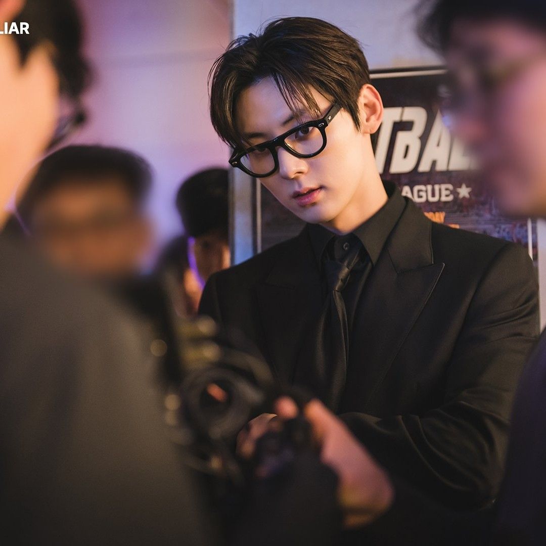 Behind-the-scenes cut of Hwang Minhyun
