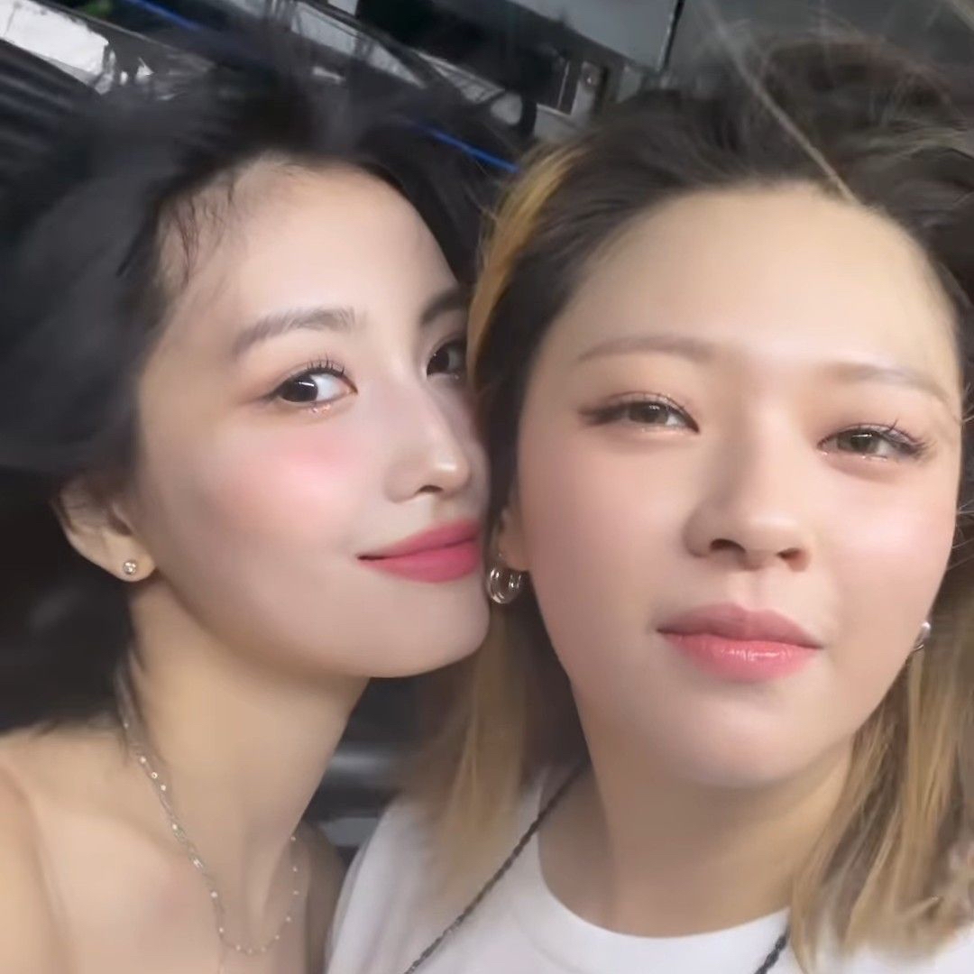 A moment captured by Momo (TWICE)'s fan