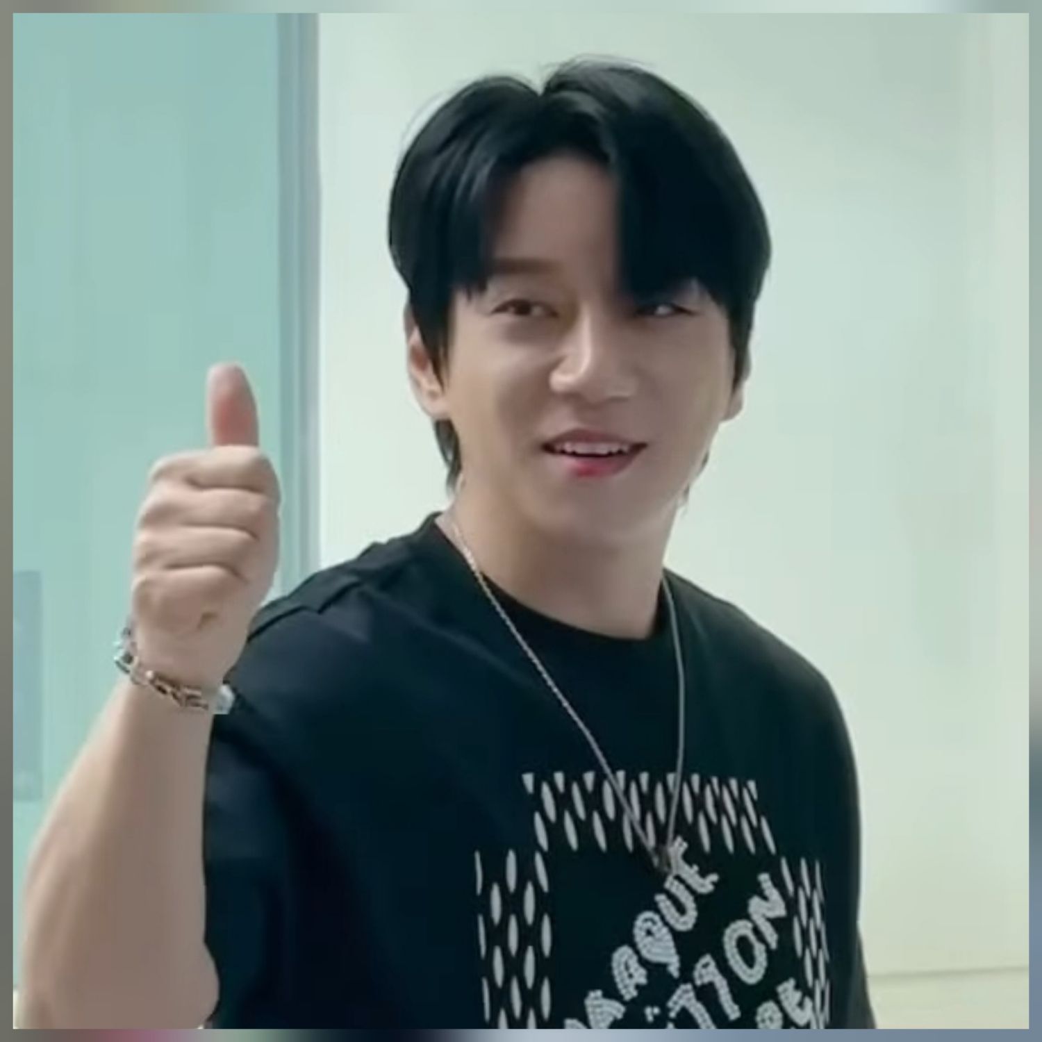 Latest photo of Hwang Chiyeol