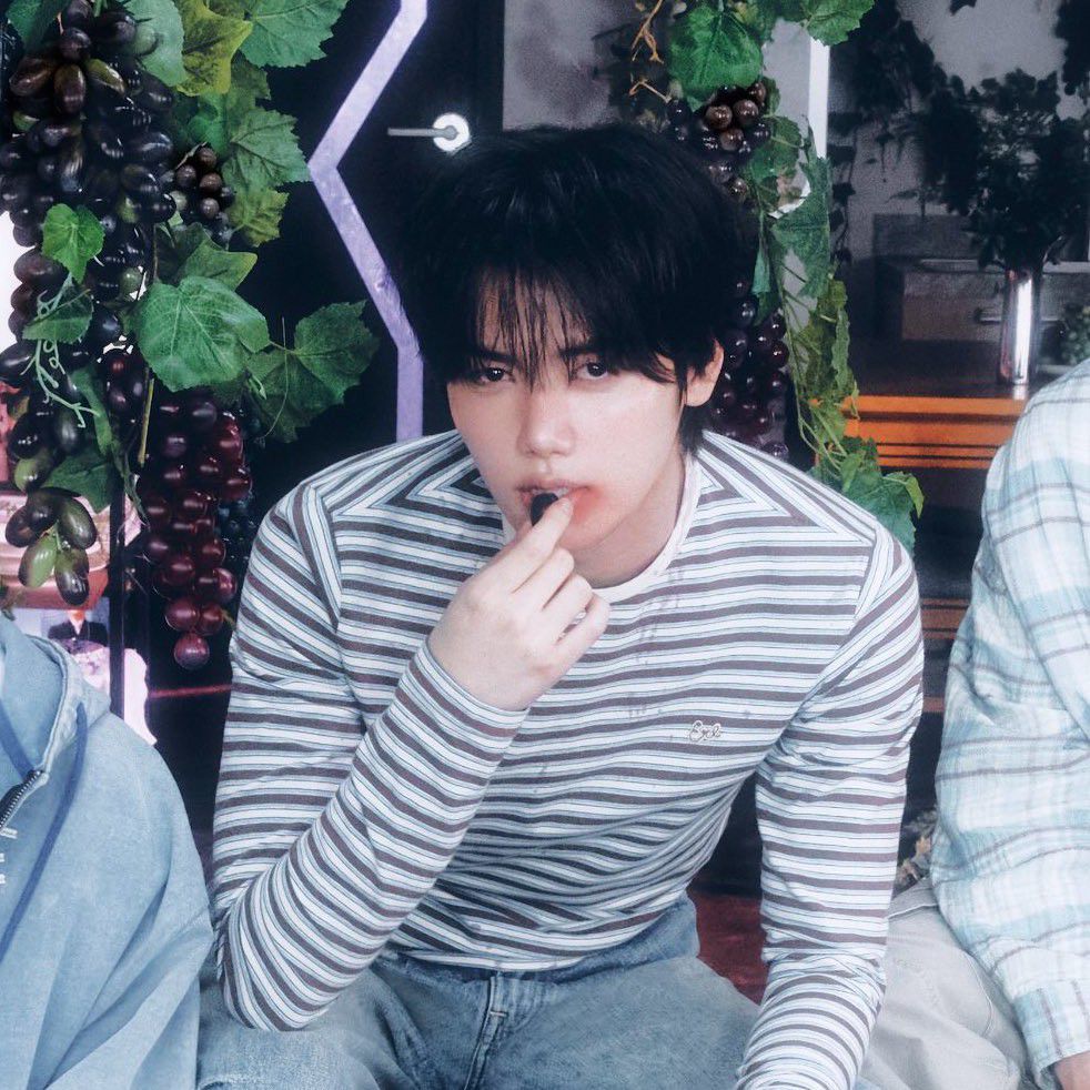 Latest photo of Minhee (CRAVITY)
